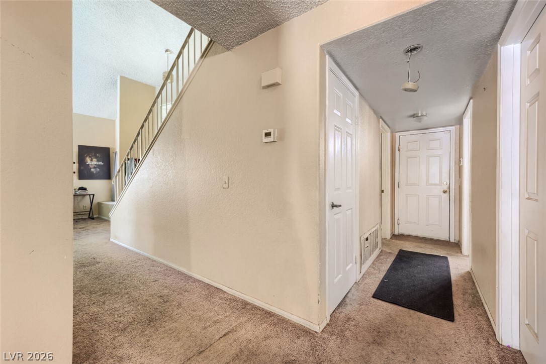 401 Crater Court Property Photo 11