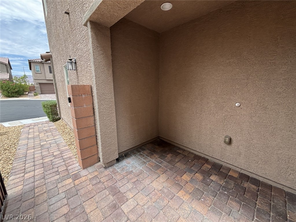 5582 Sancho Throne Road Property Photo 5