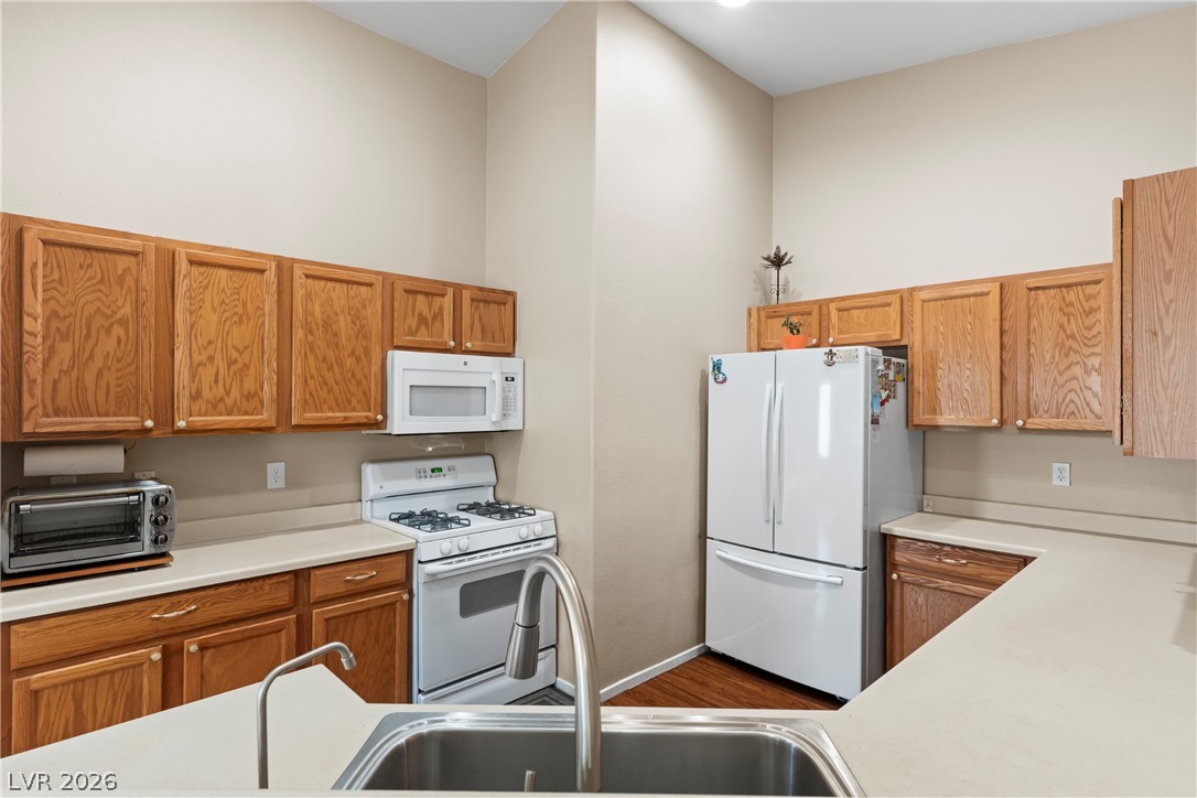 6366 Lorne Green Avenue 101 Property Photo 11