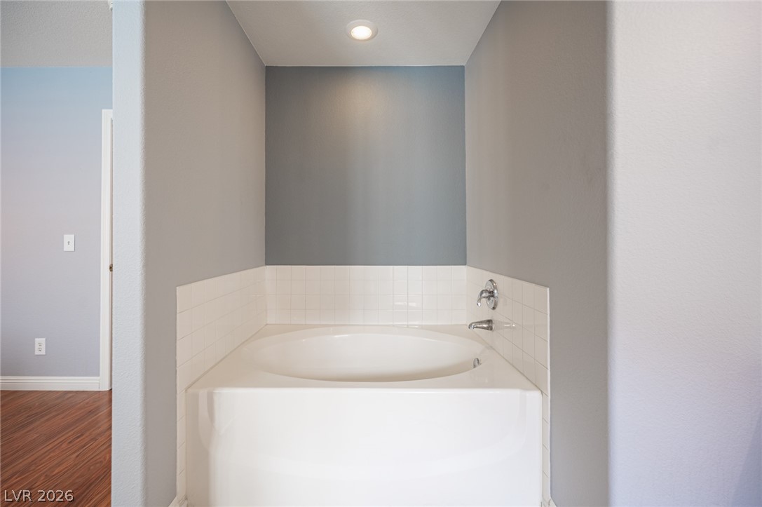 917 Scarlet Haze Avenue Property Photo 32