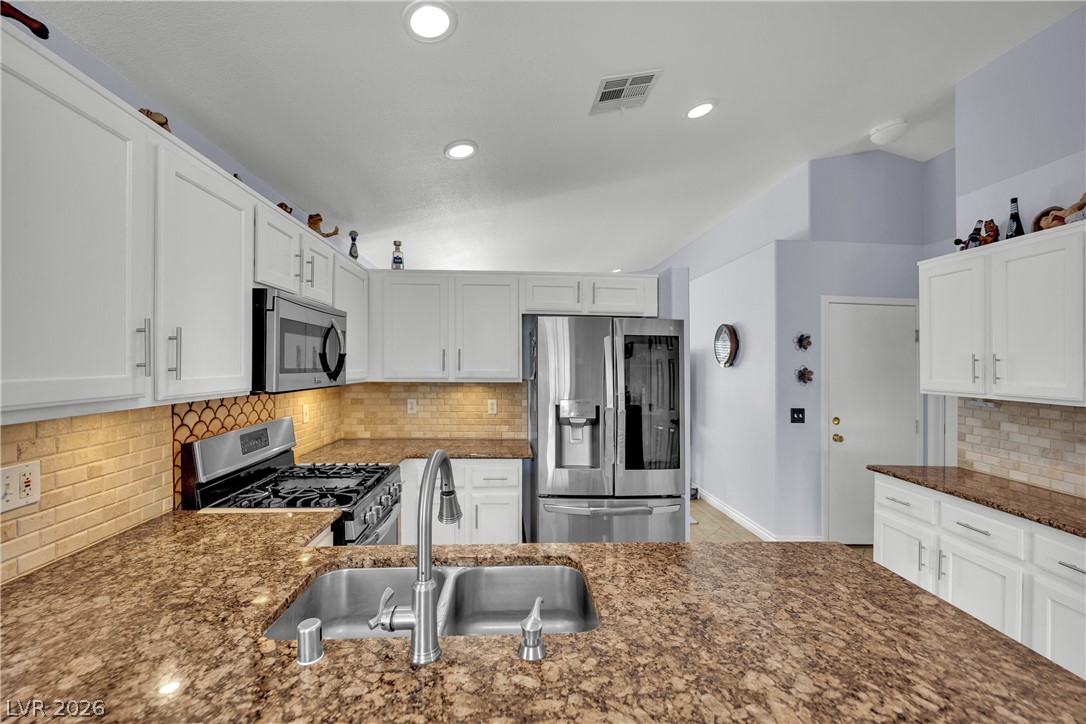 4664 Swaying Palms Drive Property Photo 11
