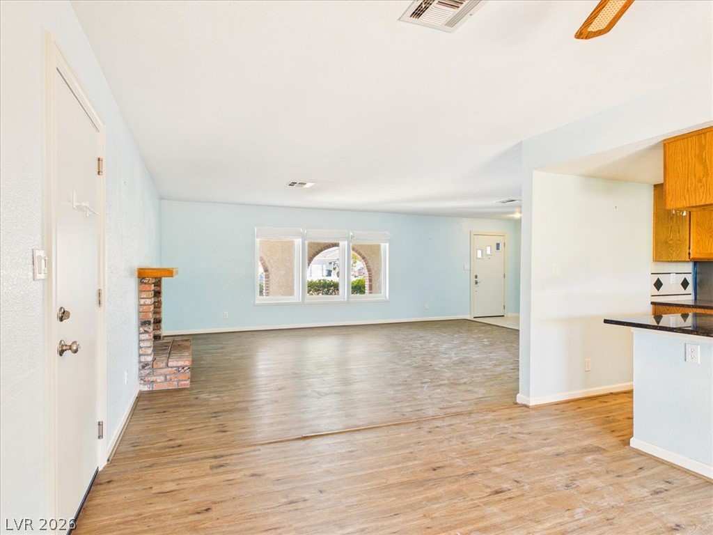 881 East Calvada Boulevard Property Photo 10