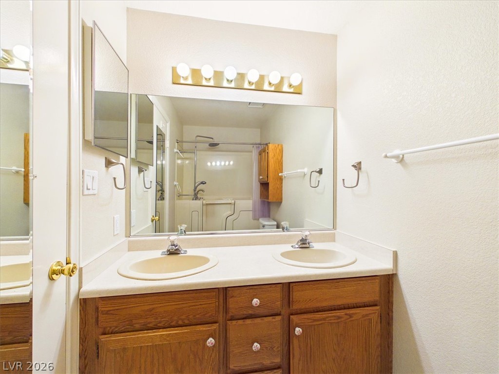 881 East Calvada Boulevard Property Photo 22