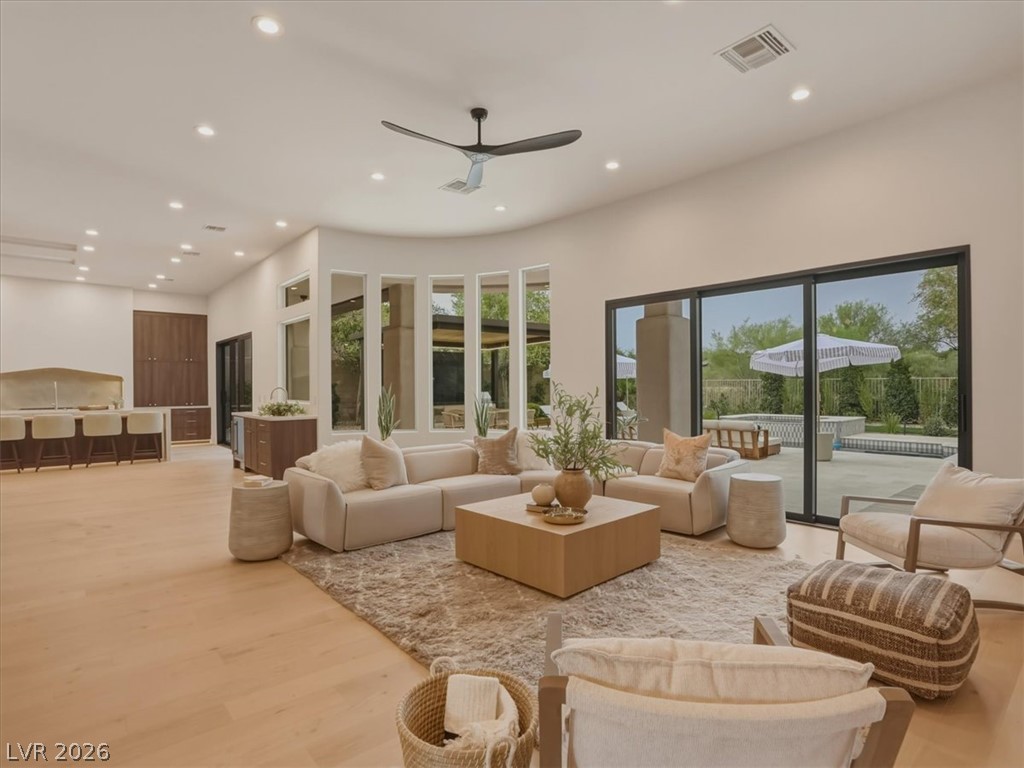 3 Isleworth Drive Property Photo 23
