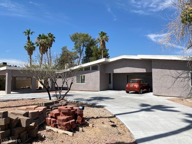 2047 Westwind Road Property Photo 1