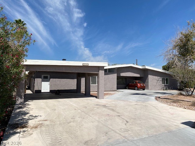 2047 Westwind Road Property Photo 2