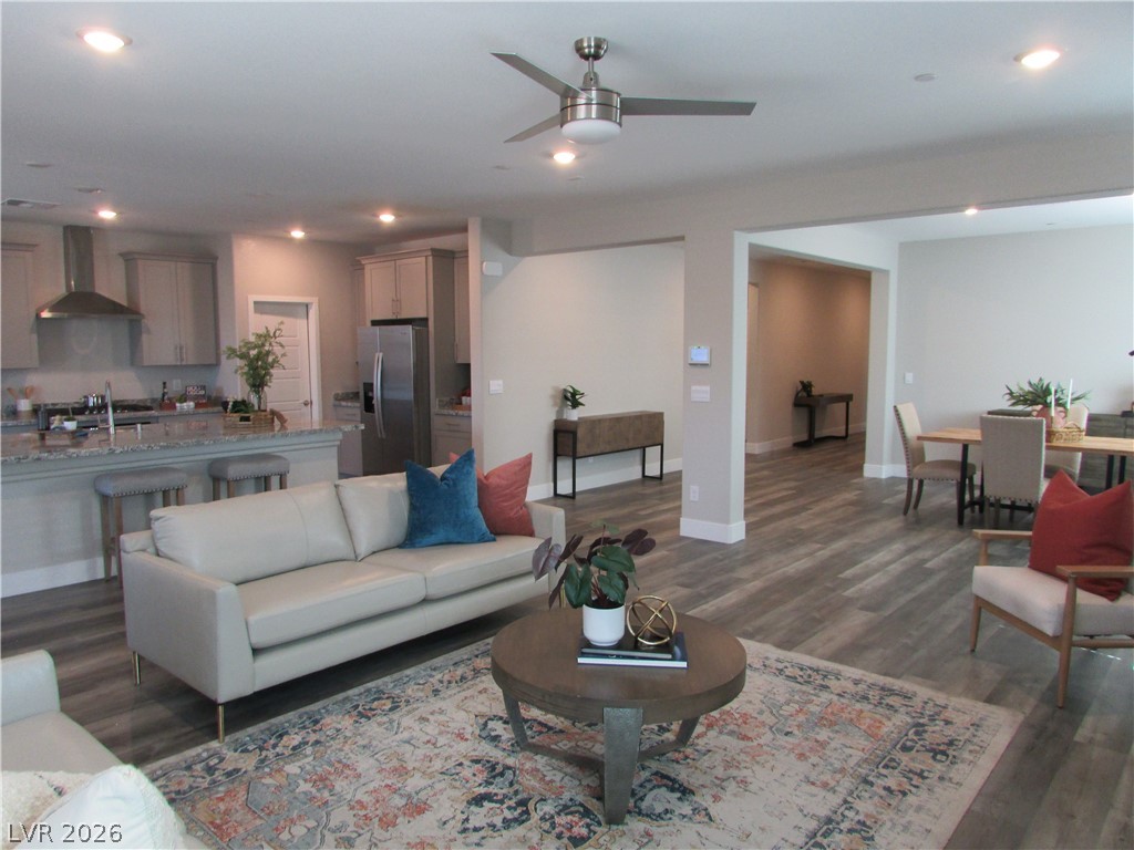 513 Chestnut Falcon Street Property Photo 24