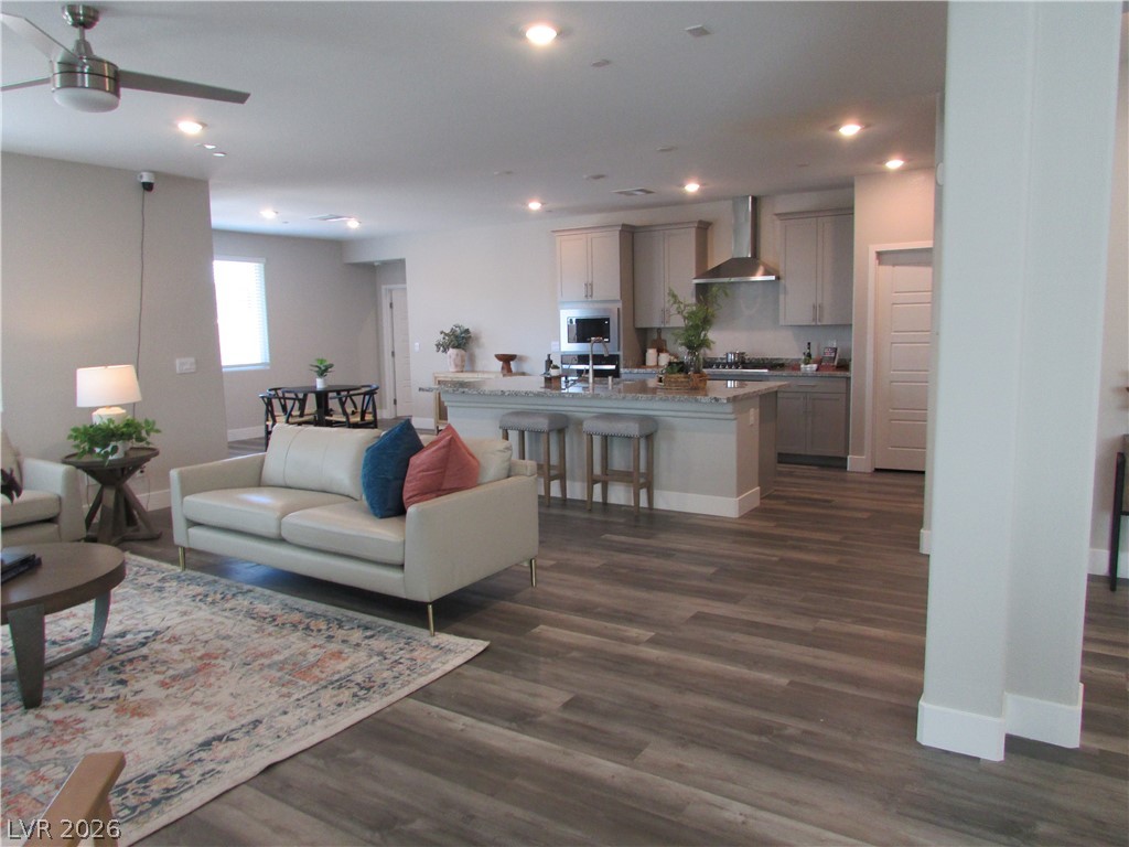 513 Chestnut Falcon Street Property Photo 25