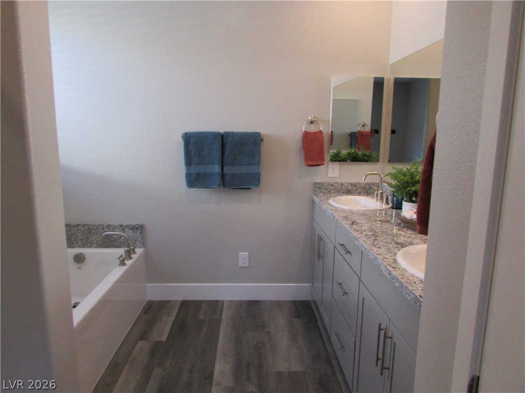 513 Chestnut Falcon Street Property Photo 26