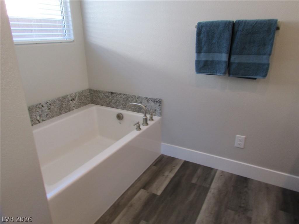 513 Chestnut Falcon Street Property Photo 27