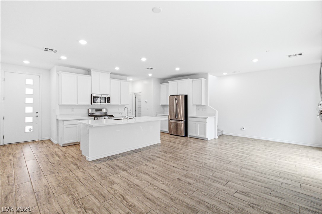 9763 Mojave Mountain Street Property Photo 6