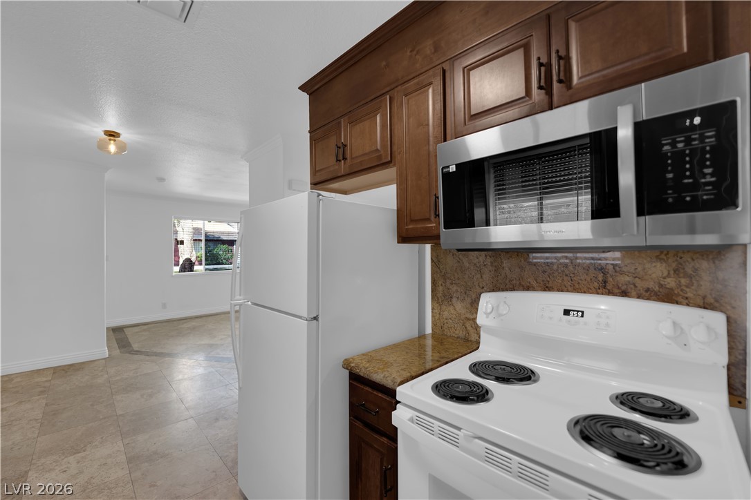 193 Greenbriar Townhouse Way Property Photo 7