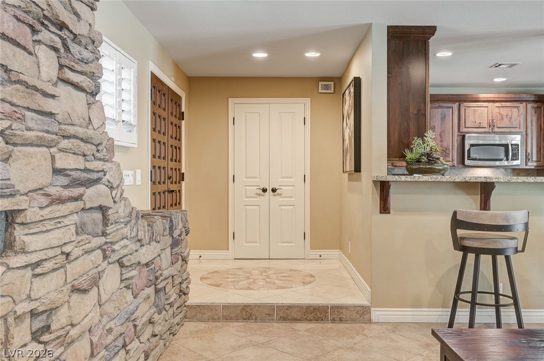 2701 Alta Drive Property Photo 5