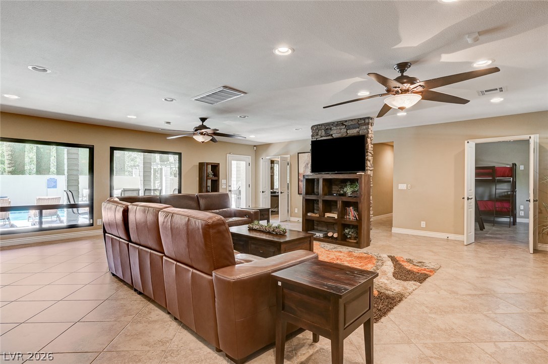 2701 Alta Drive Property Photo 6