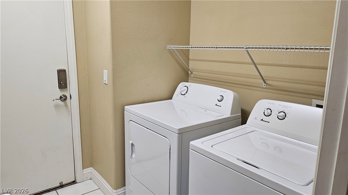 300 Tayman Park Avenue Property Photo 19