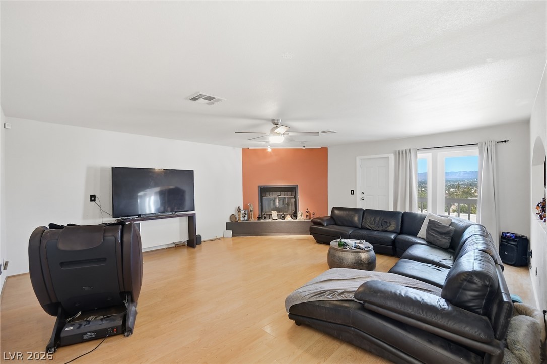 435 Los Feliz Street Property Photo 15