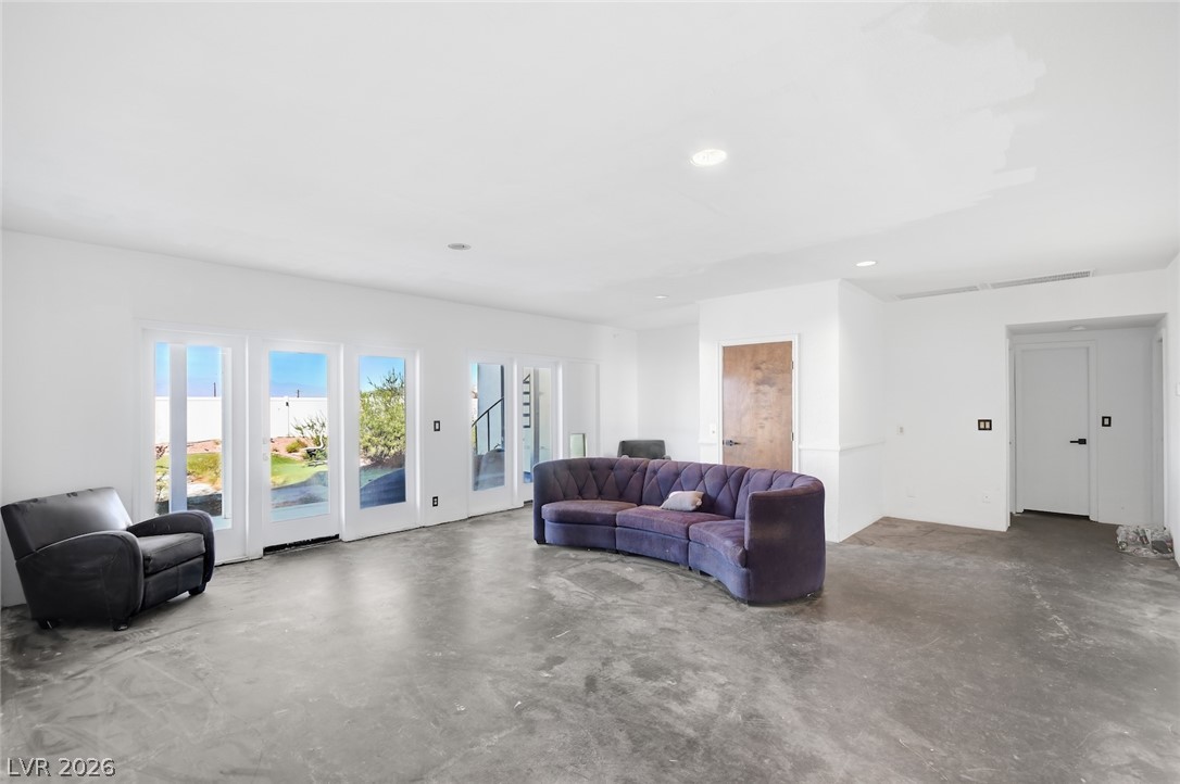 435 Los Feliz Street Property Photo 30