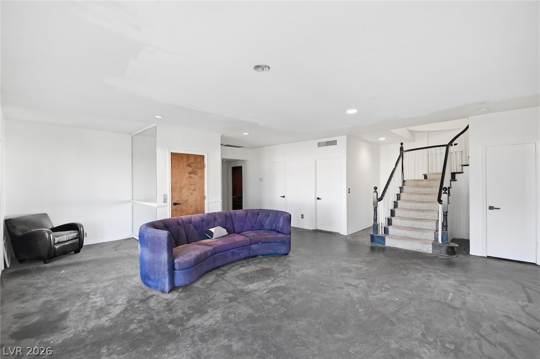 435 Los Feliz Street Property Photo 31