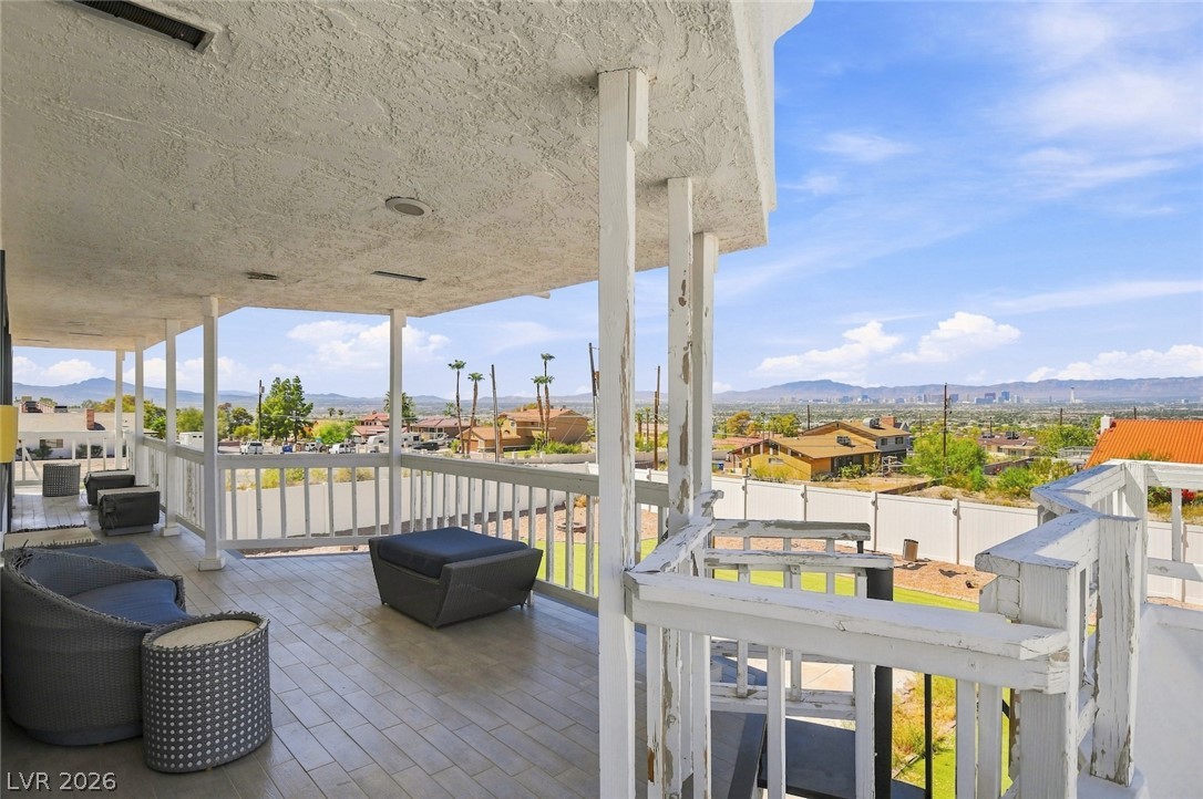 435 Los Feliz Street Property Photo 53