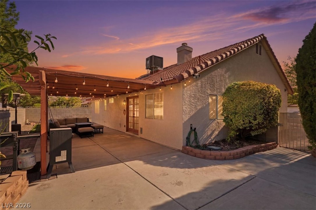 5528 Rock Creek Lane Property Photo 4