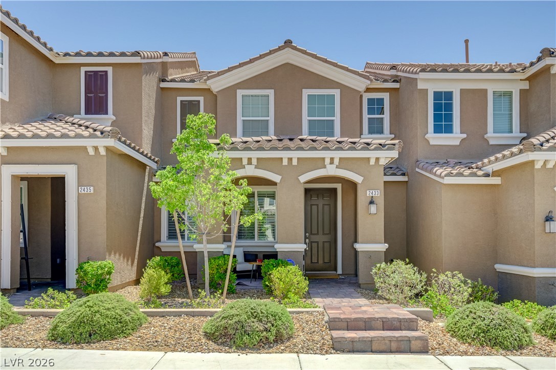 2433 Bellinzona Place Property Photo 1