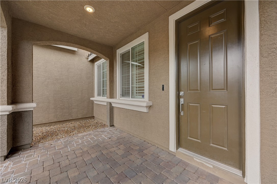 2433 Bellinzona Place Property Photo 2