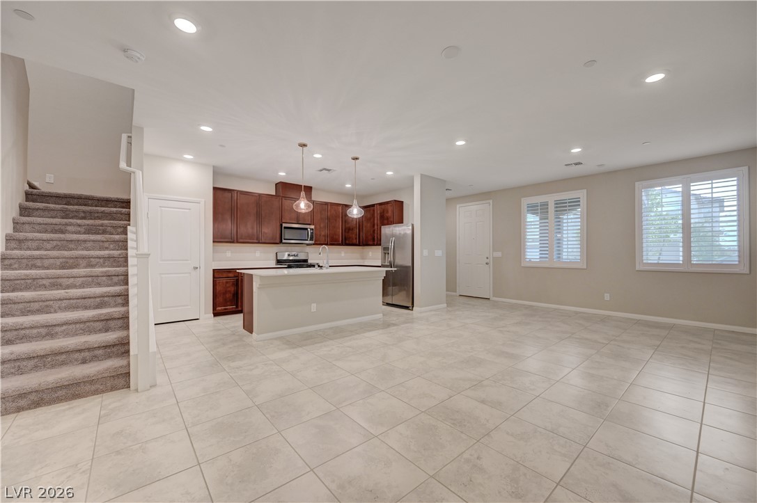 2433 Bellinzona Place Property Photo 5