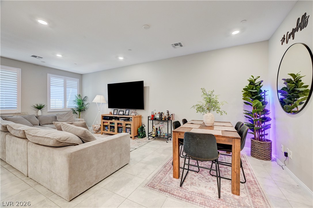 2433 Bellinzona Place Property Photo 8