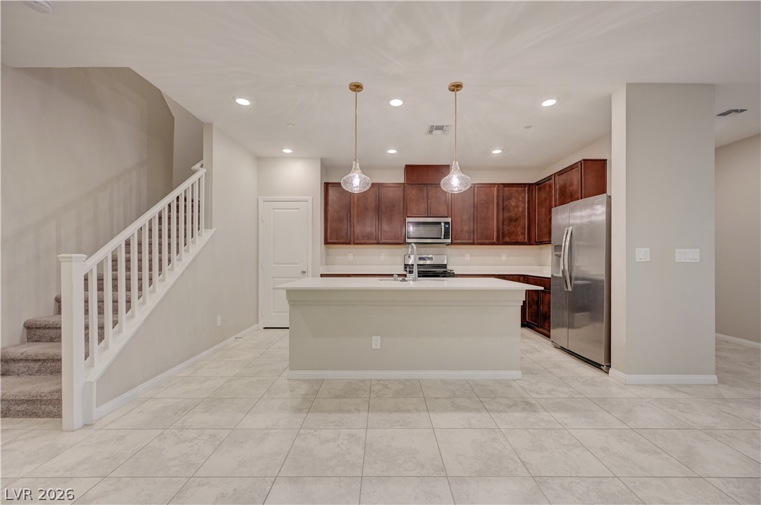 2433 Bellinzona Place Property Photo 9