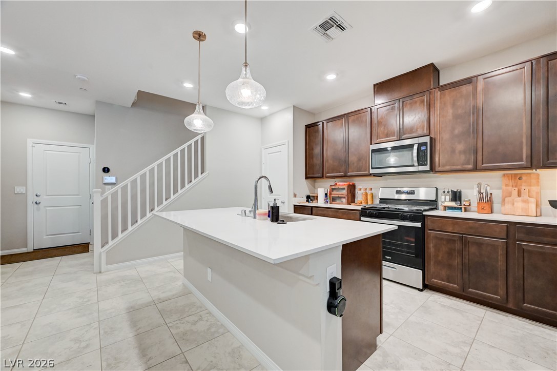 2433 Bellinzona Place Property Photo 10
