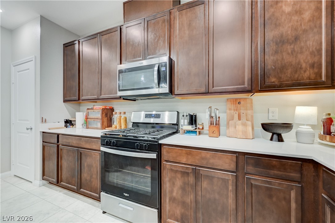 2433 Bellinzona Place Property Photo 11