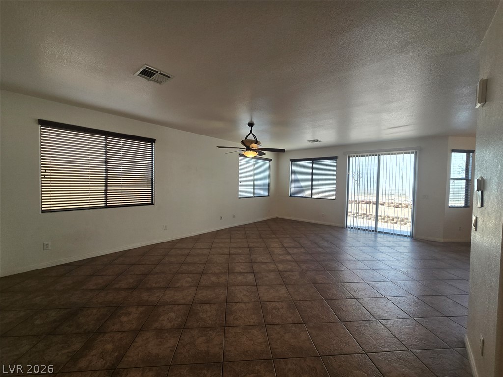 9164 Craven Avenue Property Photo 6
