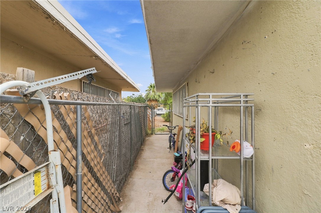 2101 Stanley Avenue Property Photo 47