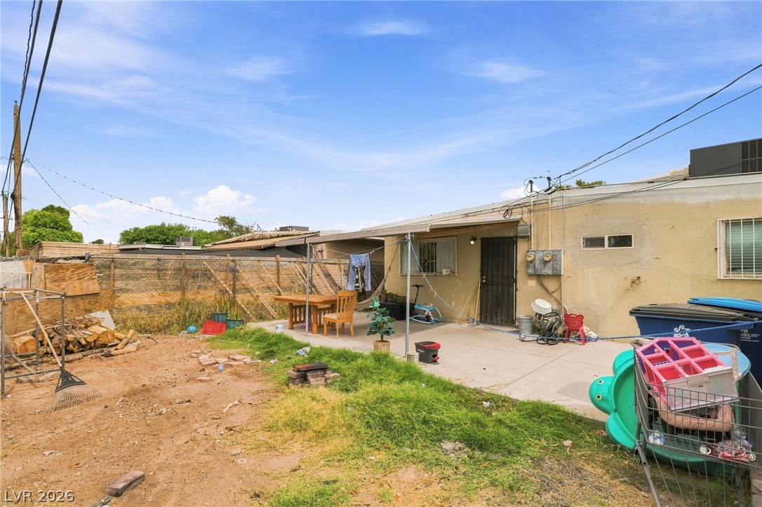 2101 Stanley Avenue Property Photo 49