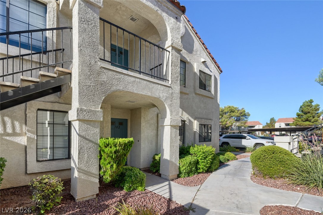 4860 Nara Vista Way 102 Property Photo 3