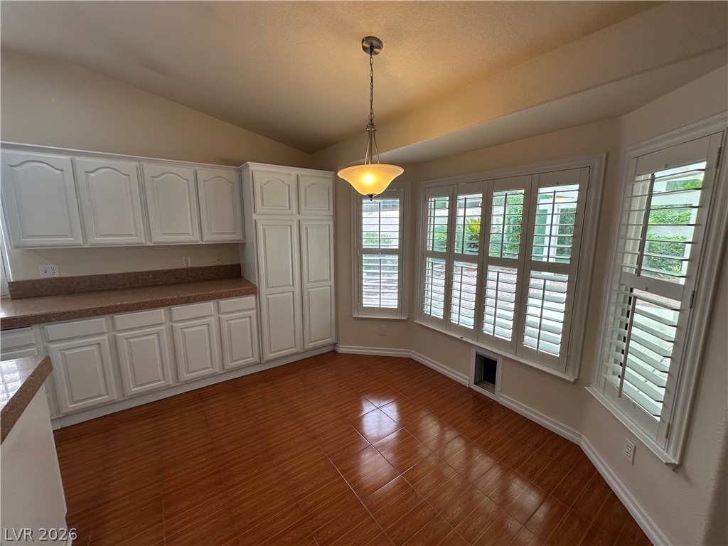 2109 Cedar Hills Street Property Photo 8