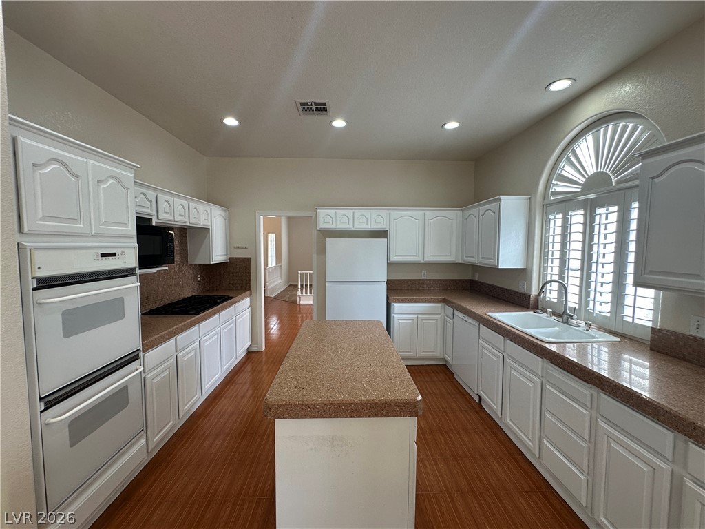 2109 Cedar Hills Street Property Photo 10