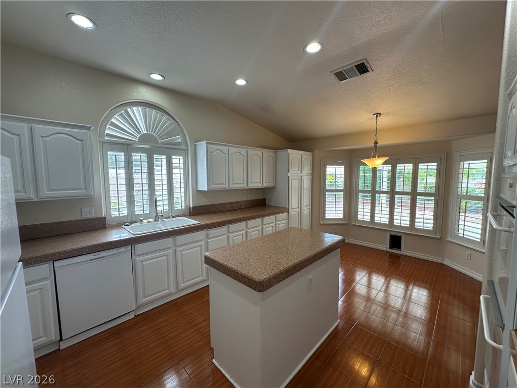 2109 Cedar Hills Street Property Photo 11