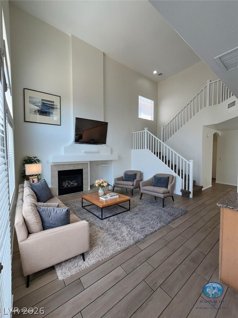 9237 Harbor Stream Avenue Property Photo 2