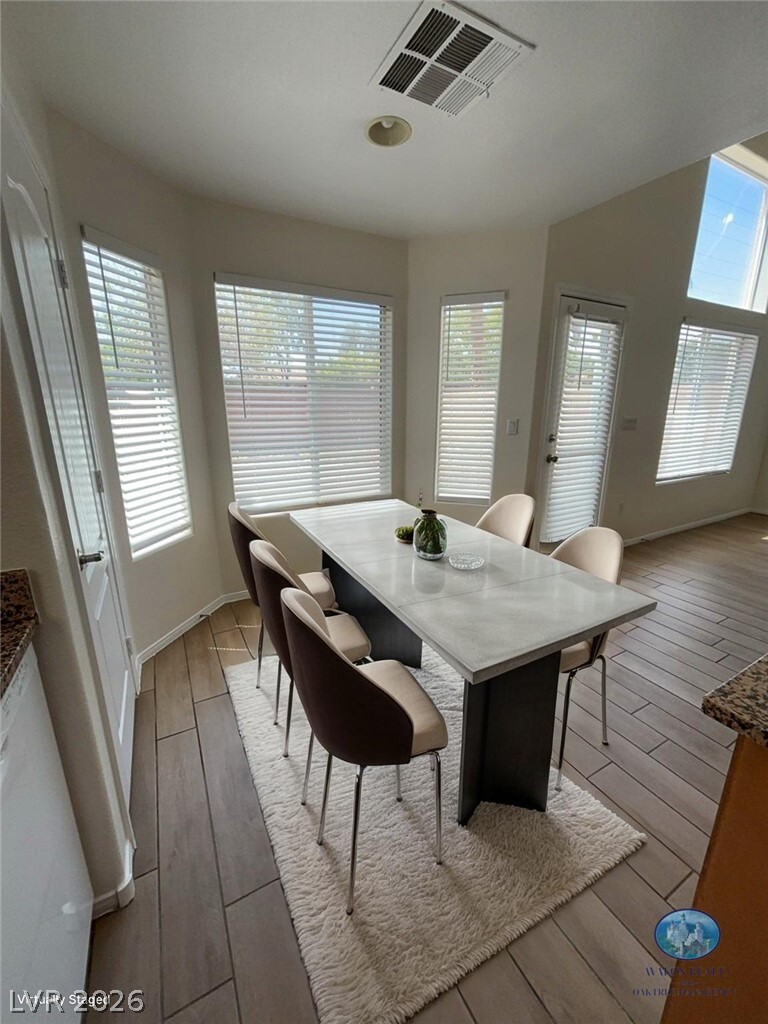 9237 Harbor Stream Avenue Property Photo 6