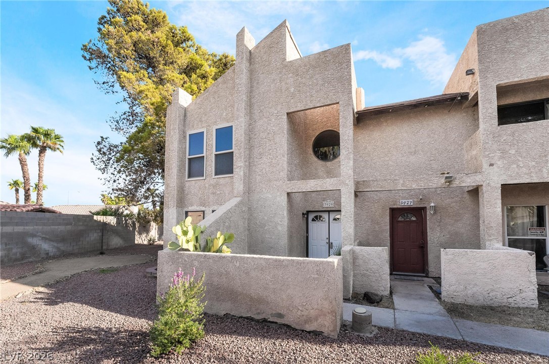 3929 South Torrey Pines Drive Property Photo 4