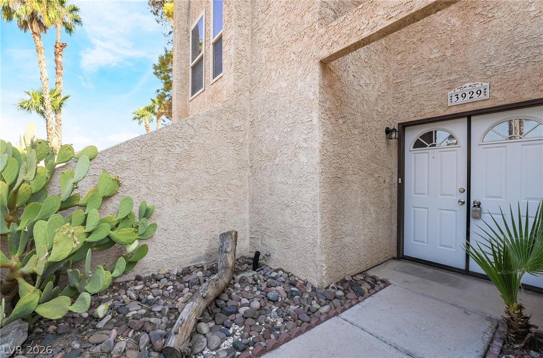 3929 South Torrey Pines Drive Property Photo 5