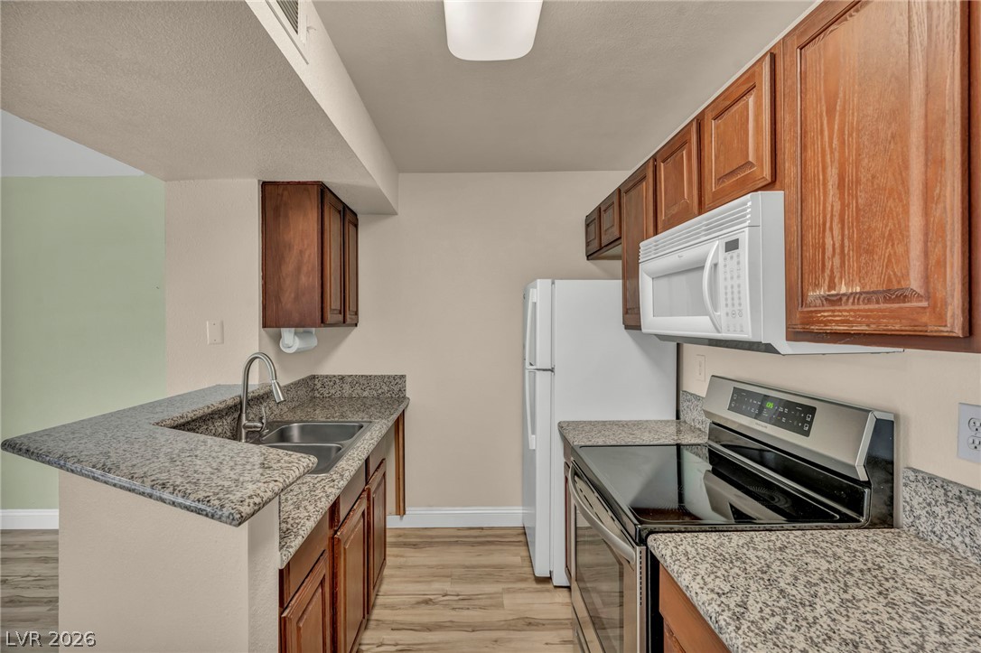5118 South Jones Boulevard 206 Property Photo 11