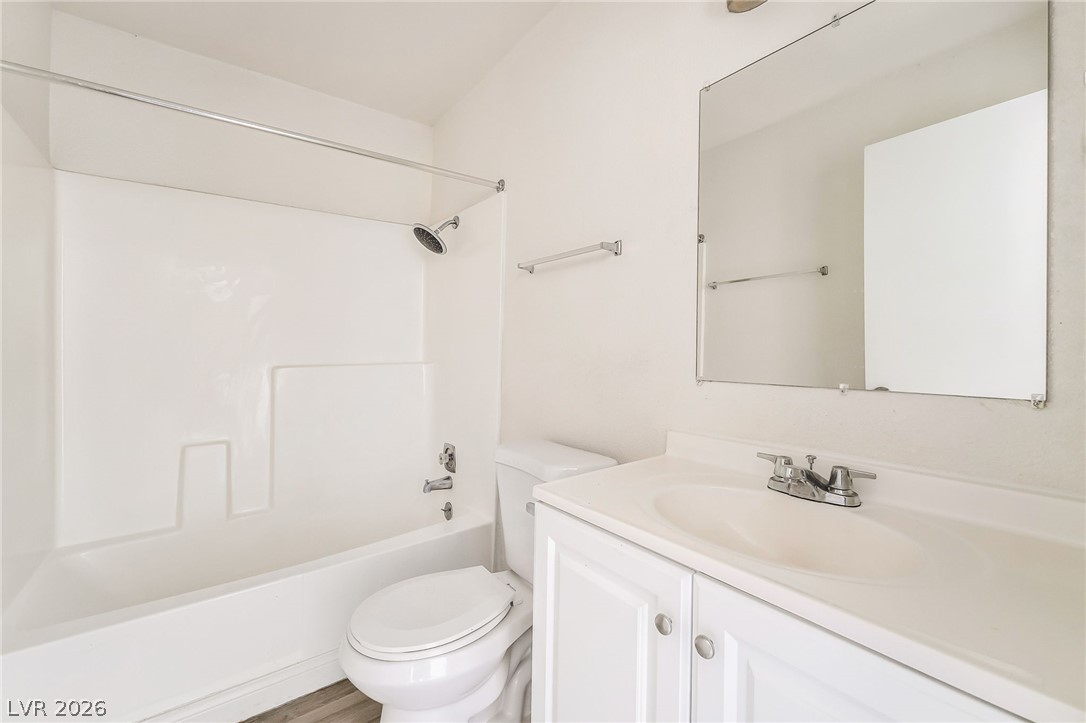 5303 Del Gado Drive B Property Photo 16