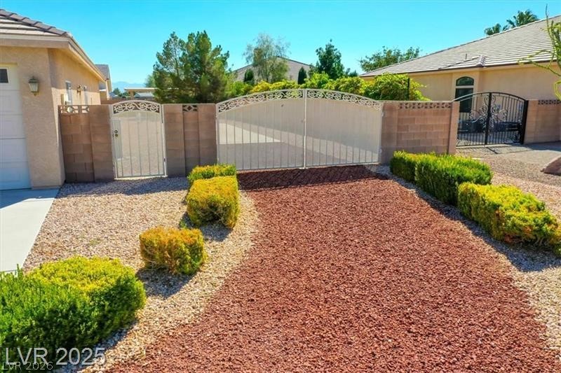 5071 Andover Court Property Photo 6