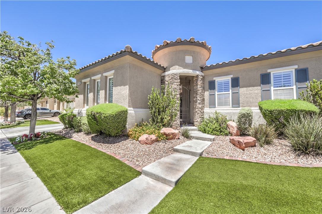 7166 Frontier Hills Avenue Property Photo 4