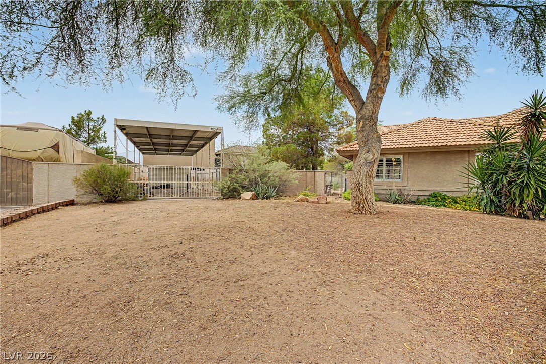 5935 North Campbell Road Property Photo 3