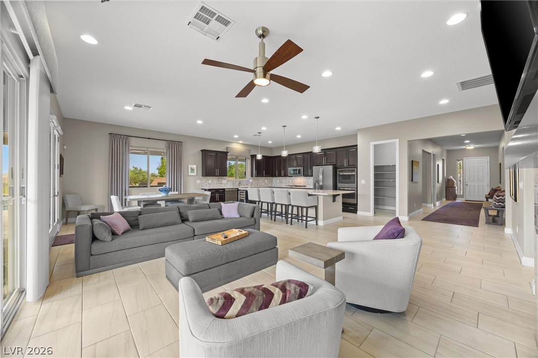 6820 Velvet Snow Street Property Photo 10