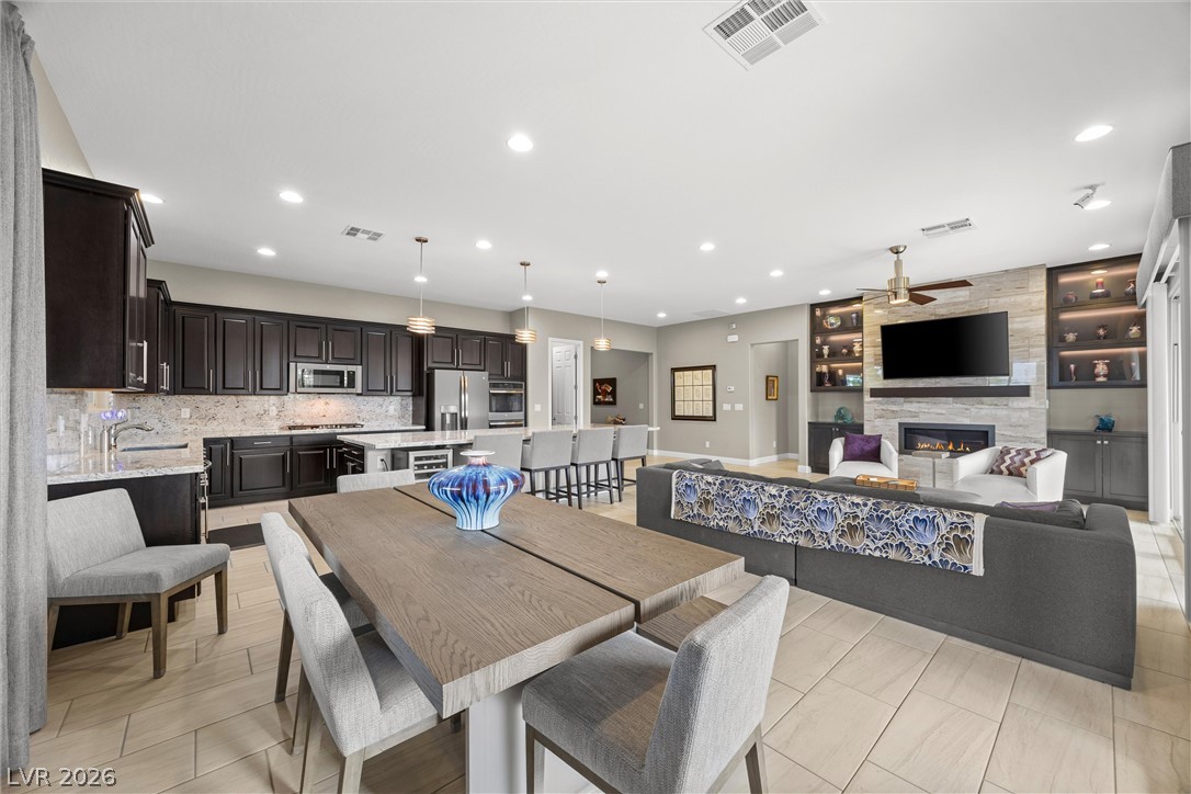 6820 Velvet Snow Street Property Photo 14