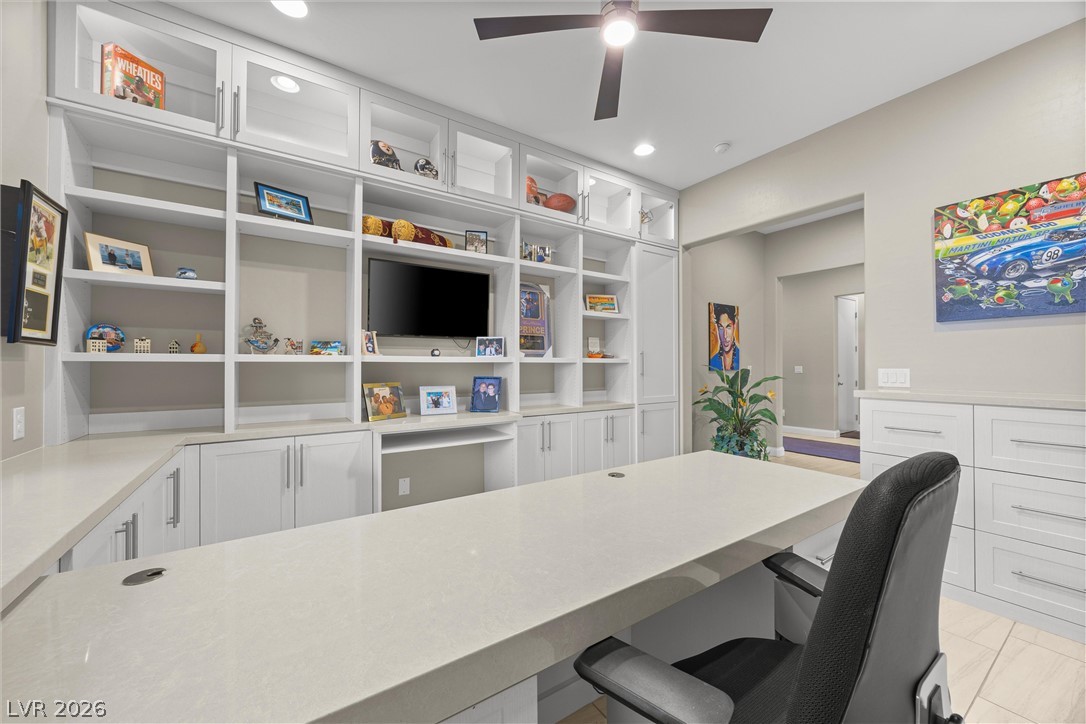 6820 Velvet Snow Street Property Photo 16